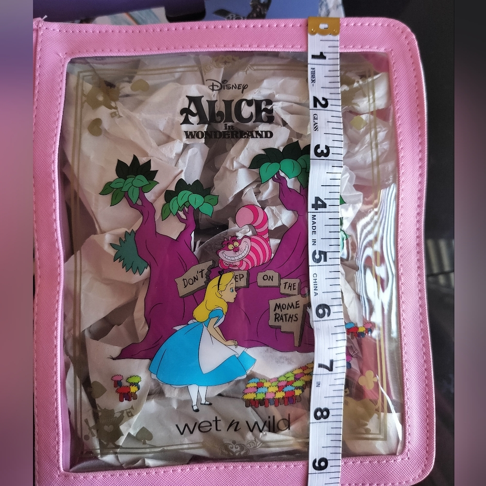 Wet N Wild Alice in Wonderland Cosmetic Bag Limited Edition - Picture 8 of 14